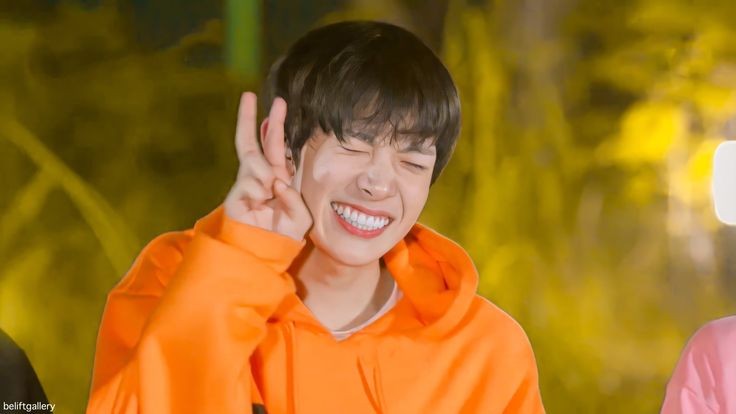 the title of this thread is wrong.heeseung being the only person who counts in the world****