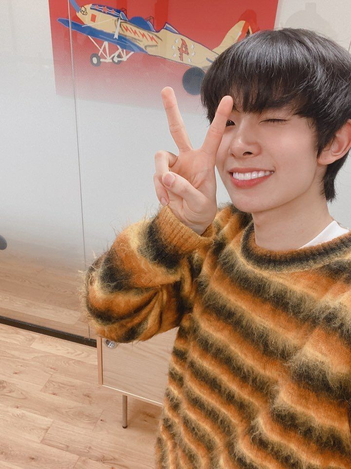 the title of this thread is wrong.heeseung being the only person who counts in the world****