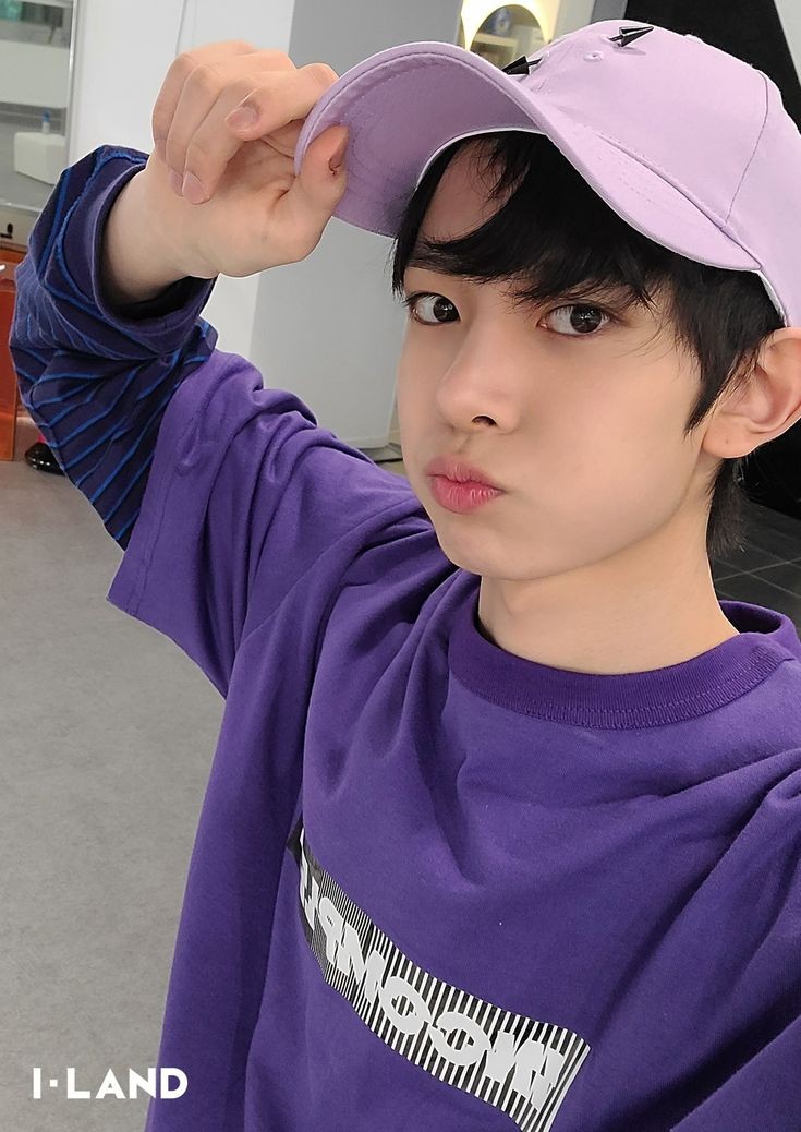 the title of this thread is wrong.heeseung being the only person who counts in the world****