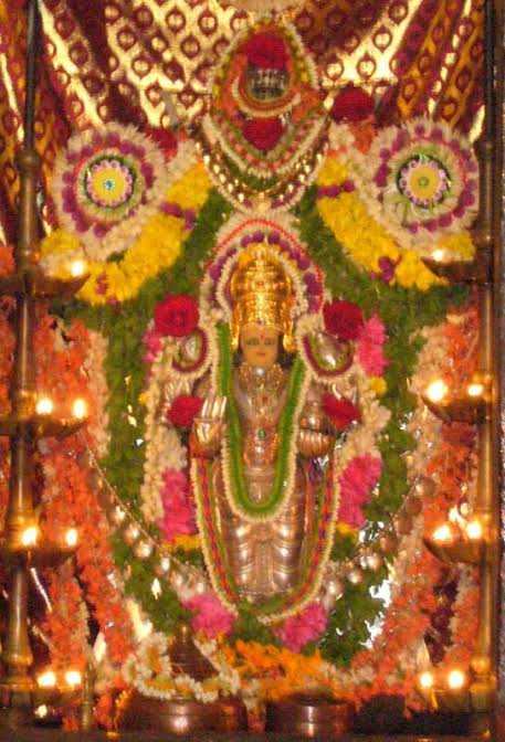 Dhanwanthari is the Deva of Ayurveda. It is said that the murthy at the temple was installed by Ashwani Devas and it was the same idol worshipped by Sri. Vasudevar in the Dwapara Yuga. The Dhanvanthari Moorthi is facing towards the west @SriramKannan77