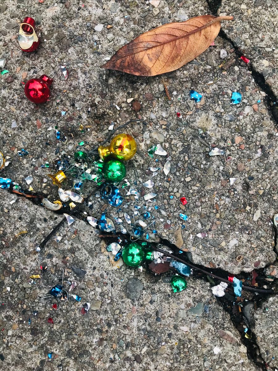 Marchione68's tweet photo. Art Cures for Holiday Loneliness: Wishing you peace and holiday greetings. Since this is a very different year for all of us, I compiled a list of 'Art Cures' activities to offer some nourishment and creative spice for your holiday time. https://t.co/GnQQxB6D16 https://t.co/X0JAkAXb1p