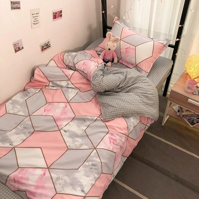 Abellona_co's tweet photo. Cantiknya semua bedsheet readystock ni 💜

2 pillowcases
1 flat bedsheet
1 cover comforter

RM80 (Postage add rm10) ✨

A thread ; https://t.co/p3mwaQb7t9