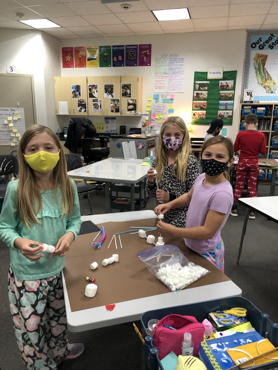 MsSingerEDU's tweet photo. Snowball fights in San Diego? #mssinger4th designed a wall to protect the LEGO person from the marshmallow snowballs...hilarious and fun! Perfect for the day before vacation. Happy Holidays! #delmarhillsk6 #DMUSD https://t.co/PoLJKOnCEa