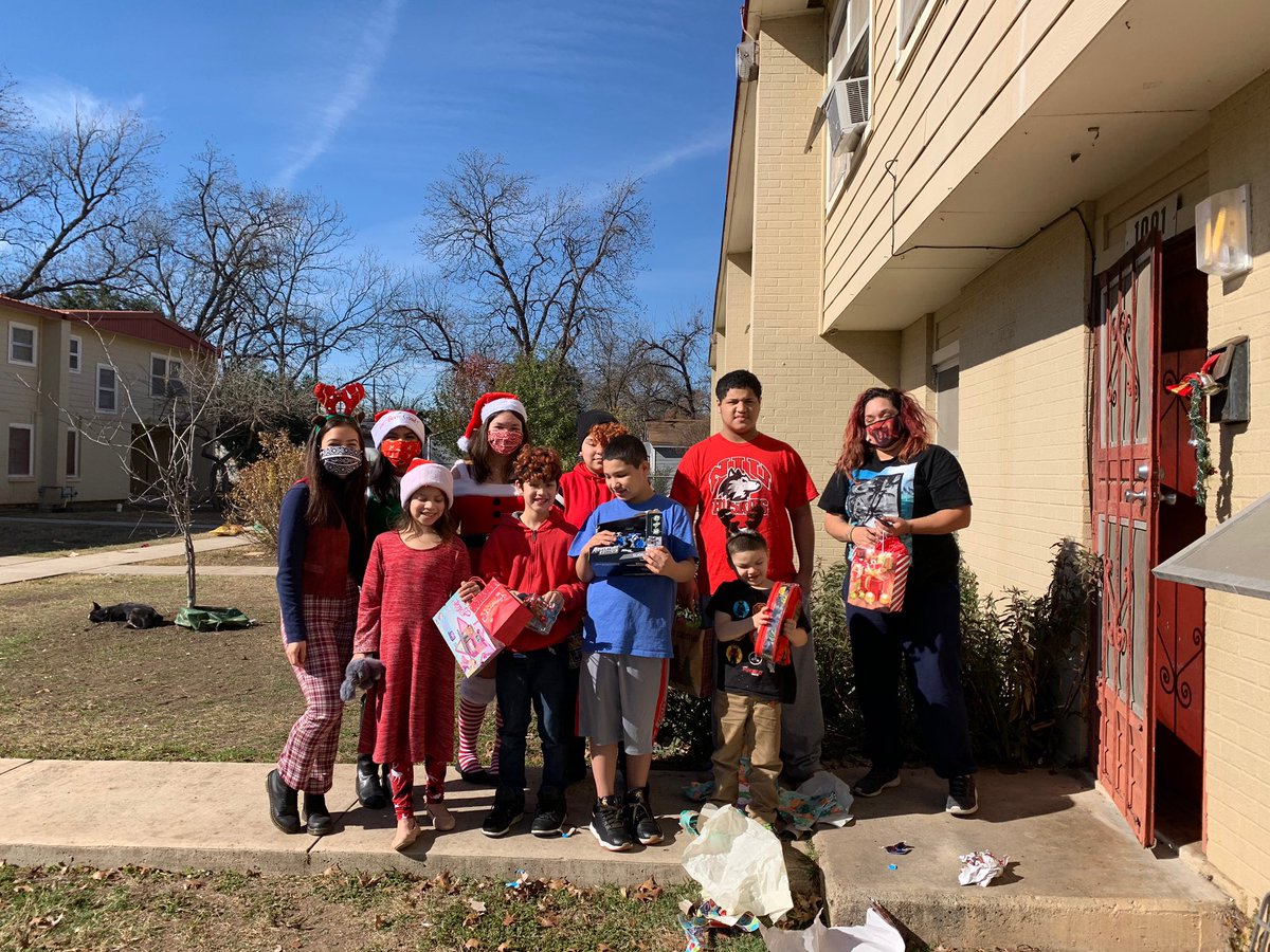 commNHS's tweet photo. Thank you to everyone who donated to the St. Timothy’s Catholic Church Niños del Barrio Toy Drive. Your donations were sent to 6 families and we couldn’t have done it without y’all!! @NISDComArts https://t.co/yyeV3iJ39x