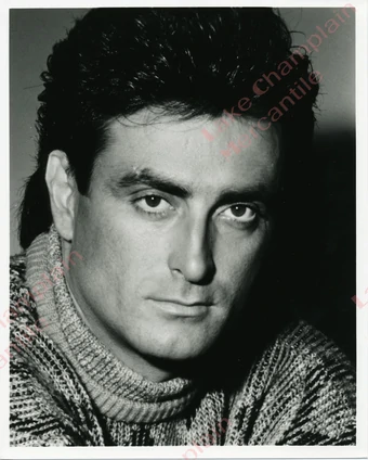 Who is the best character from your family lore? Mine is "Lorenzo," the Italian stud who starred in Die Hard, dated Jane Fonda, and got me drunk as a baby. He was the biggest chad in 1980s Los Angeles.He deserves a thread. 1/n