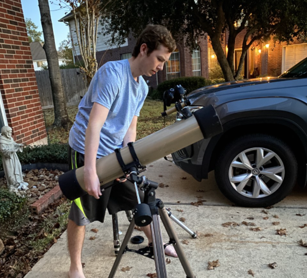 DavidPaulKHOU's tweet image. 'Will' and his telescope! This Texas A&amp;amp;M Student took this remarkable shot of tonight's conjunction of Jupiter and Saturn. The rings around Saturn and Jupiter's moons have always fascinated me #ChristmasStar2020 #khou11 #houston #weather