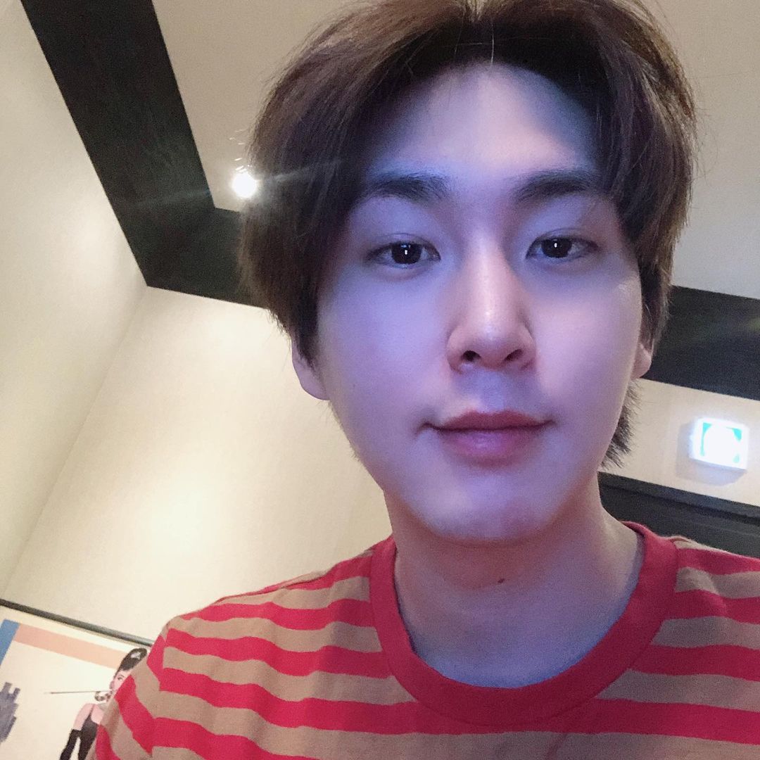 whatpentagon's tweet image. SHINWON spoiling us with selcas 😭😭😭😭😭😭😭 my hearttttt