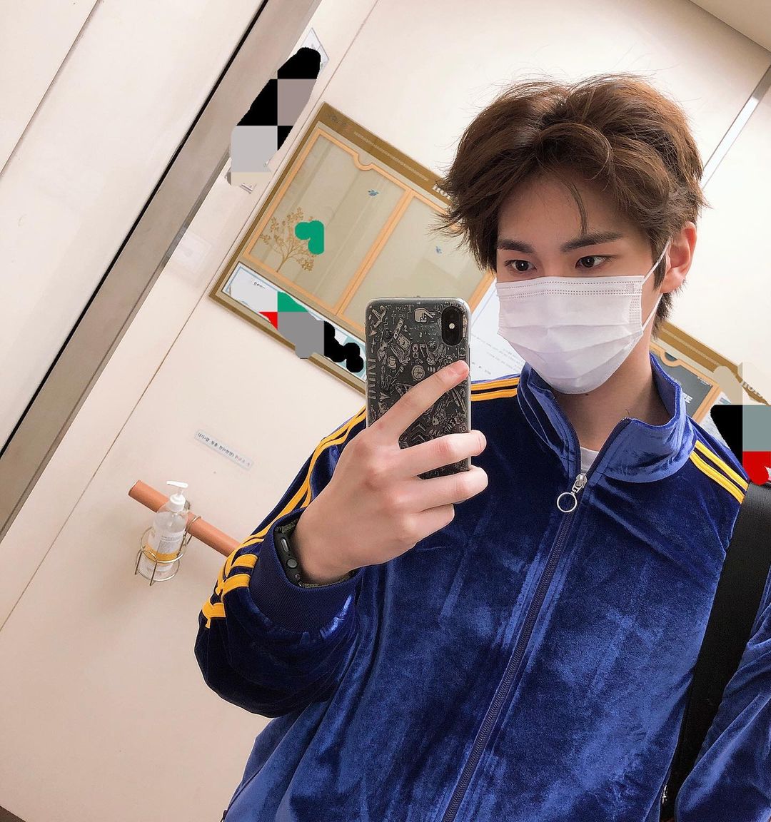 whatpentagon's tweet image. SHINWON spoiling us with selcas 😭😭😭😭😭😭😭 my hearttttt