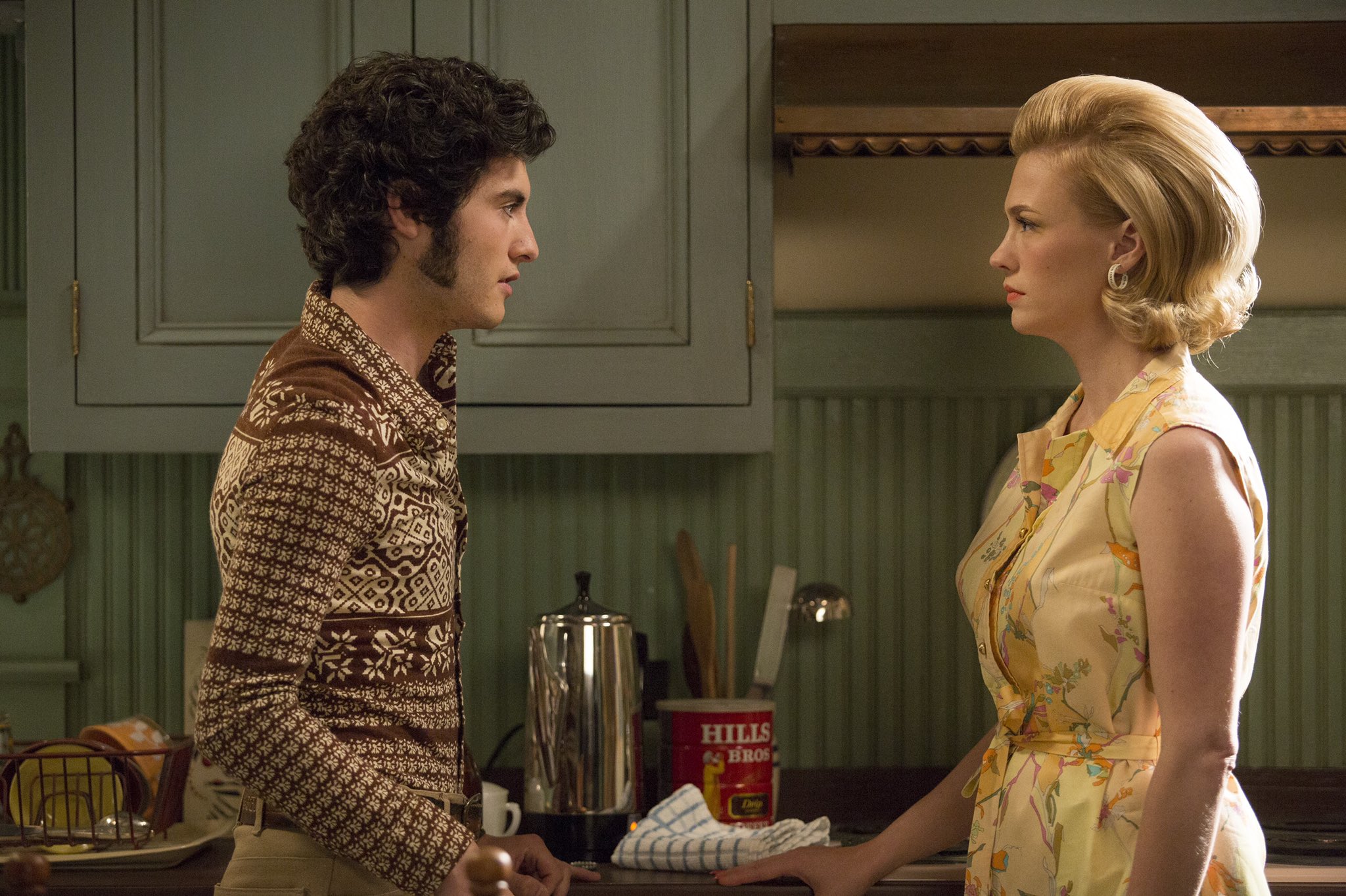 Me wishing January Jones a happy birthday in her Instagram comments 