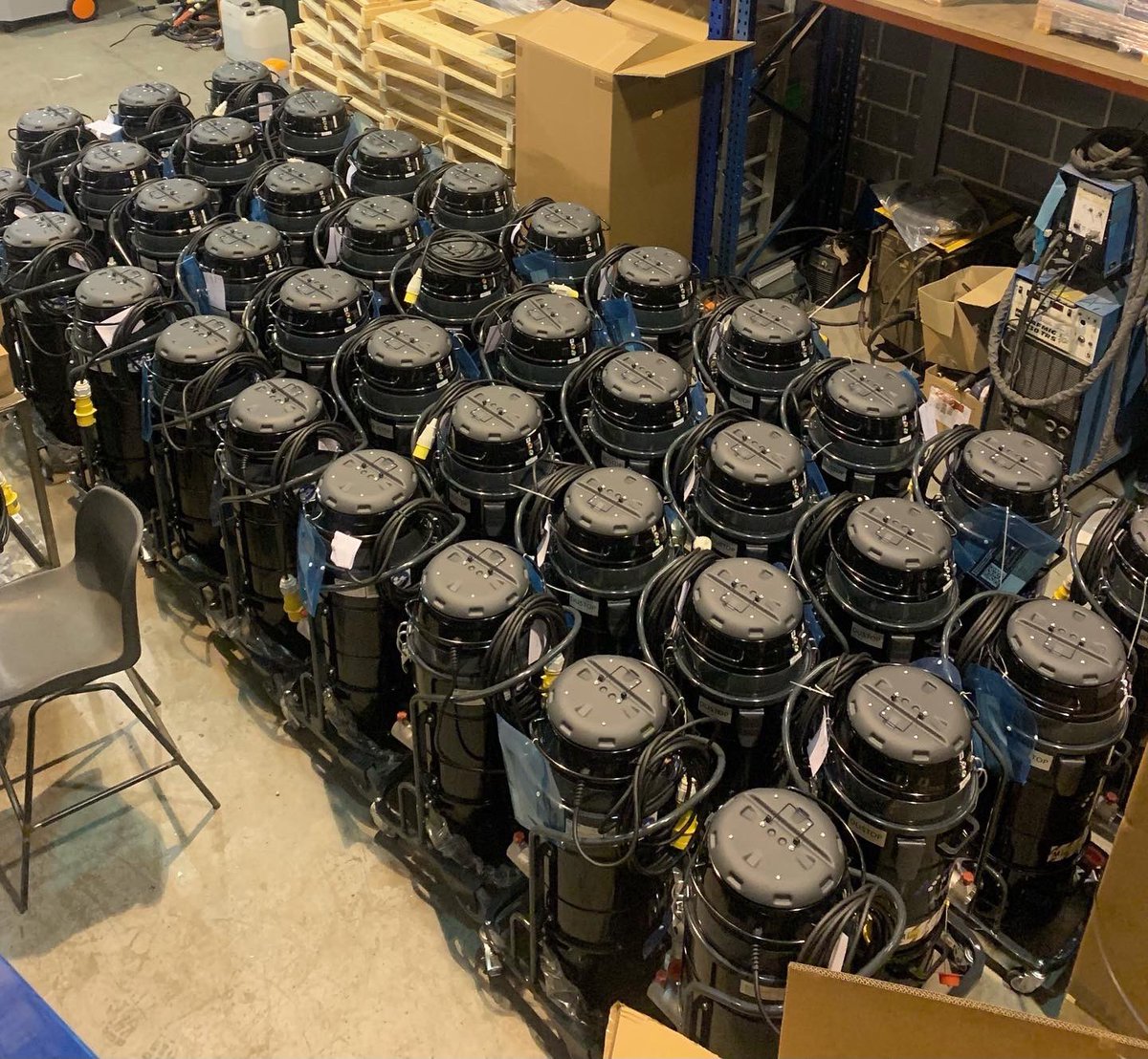 40 of our Foster Works X-300A ‘On Torch’ Extractors off to one of our customers. We offer free fume extraction surveys, check out our website for more on fume extraction. #welding #fumeextraction #weldinglife 💨💨
