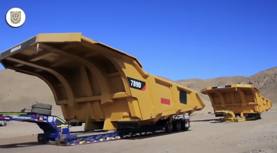 im_mining's tweet photo. .@GoldFields_LTD is ramping up #SalaresNorte in Chile with the fleet enroute to site inc 18 @CatMining #789D trucks supplied by @Finning_cl; 9 will arrive by March 2021 with the rest coming 2022. They will be operated by contractor #IngenieriaCivilVicente https://t.co/LLESQZlIfh https://t.co/eG8OqiLfPS