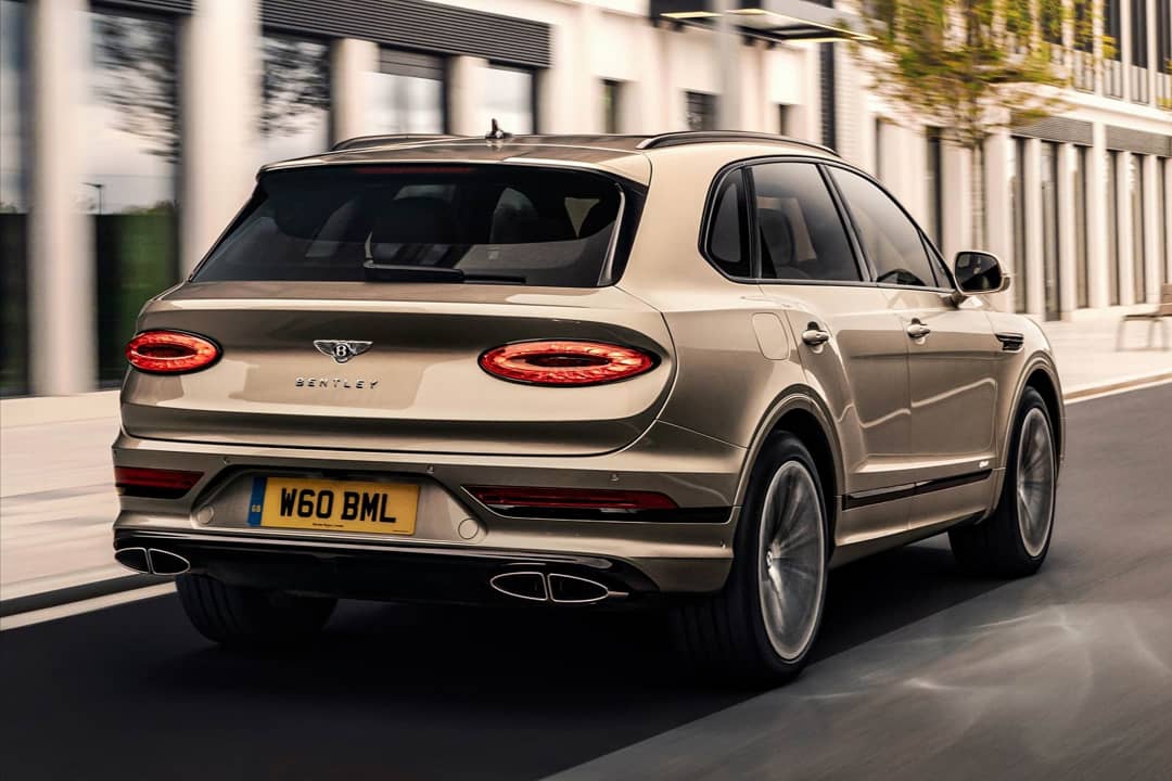 MotorShowme's tweet photo. Bentley is also into the trend and here is the new Bentayga Hybrid!
#Bentley #BentaygaHybrid #BentleyBentaygaHybrid #LuxurySUV #ElectricSUV #EVMode #MotorShowme https://t.co/M3cXIQZMSv