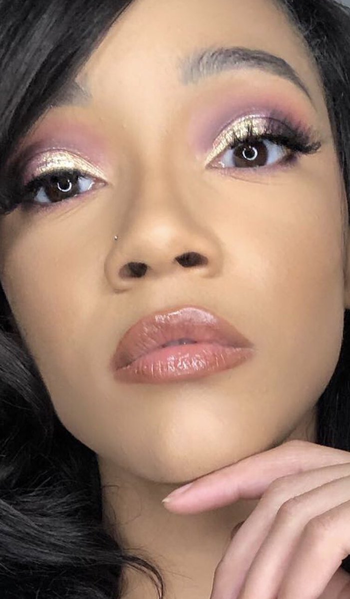 WISCOSMETICS's tweet photo. Houstynn Lip Liner + Muva Mauve Lip Gloss for the Lip Combo. 💄😍 &amp;&amp; “Saddity” faux mink lashes for the flare. 🔥 

#blackgirlmagic #lipglosspoppin #blackownedbusiness #beauty  #glittergloss #love #beauty #mua #makeupartist #tuesdayvibe #lashes https://t.co/yTMbS2kqXa