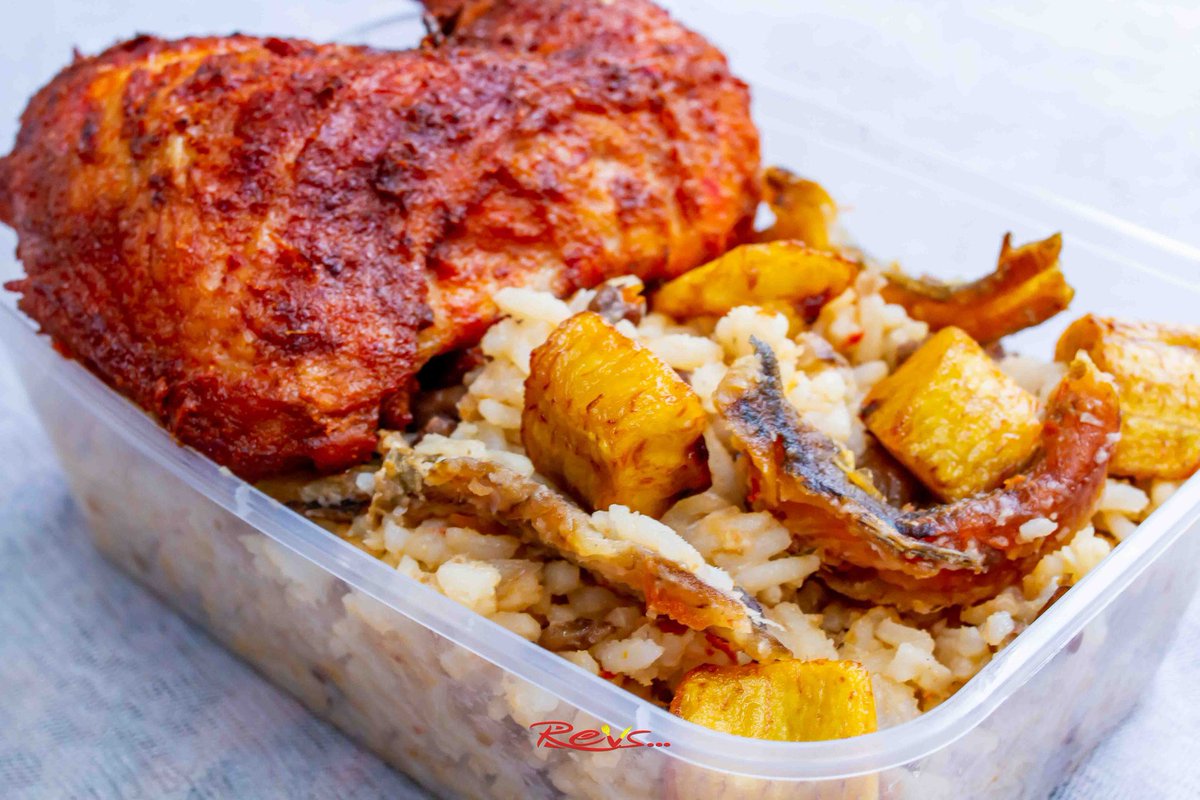 FastRevs's tweet photo. Sometimes the best way to say thank you is sending that special someone a pack of our special rice dish on a Tuesday when they really need it... 

#RevsYourHeart
#proteinricespecial
#Twosday
#callustoday
#tuesdaymotivations 
#schoolsreopening 
#TREASURE https://t.co/lhzOSWVABy