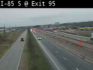 greenvilletraff's tweet photo. #GAFFNEY - NB I-85 at Exit 96-SC 18-Shelby Highway-Gaffney Crash has all lanes blocked, that has traffic backed up for 2 and a half miles past Vaughan Road. #TrafficAlert https://t.co/22ooJ3oBe9