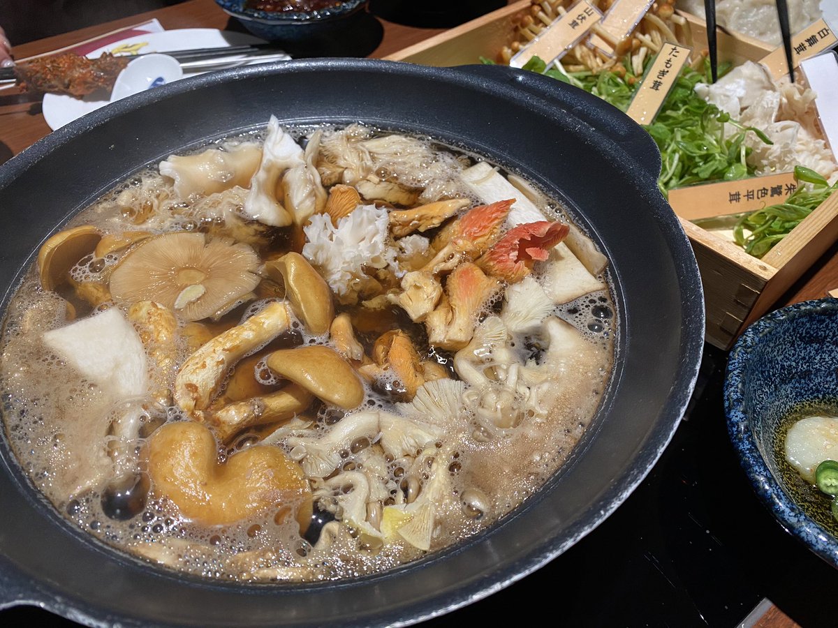 種類以上のキノコを思う存分堪能できる上野の キノコ鍋専門店 がアツい どれも美味しい Togetter 種類以上のキノコを思う存分堪能できる上野の キノコ鍋専門店 がアツい どれも美味しい Togetter