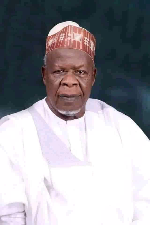 realaishabinani's tweet image. Inna Lilahi wa Inna Ilaihi Rajiun.
I received news of the death of Alh. Dauda Birma, former Minister of Education &amp;amp; a key stakeholder from Adamawa state.
Baba Birma lived a worthy life of service to humanity which cannot be forgotten in a hurry.May Allah Grant him Aljanna Firdaus