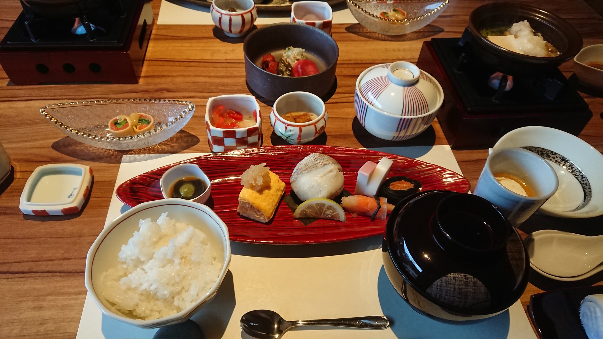 Gi Ko 六花さん 朝ごはんも凄かった これにサラダとデザートがありました 由布院六花 T Co Yt3jncslcb Twitter