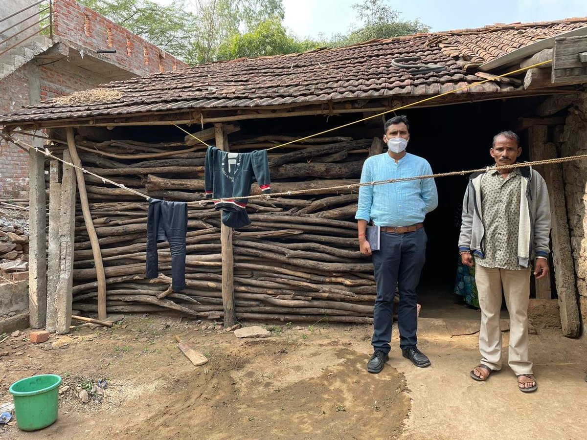 nitishgeorgian3's tweet photo. Reaching the unreached
Identifying and approving the beneficiaries of makaan sahaay yojna by reaching at their doorsteps 

@RanaDilipkumar @CMOGuj @Amiraj_7 https://t.co/Ds71F5U5T7