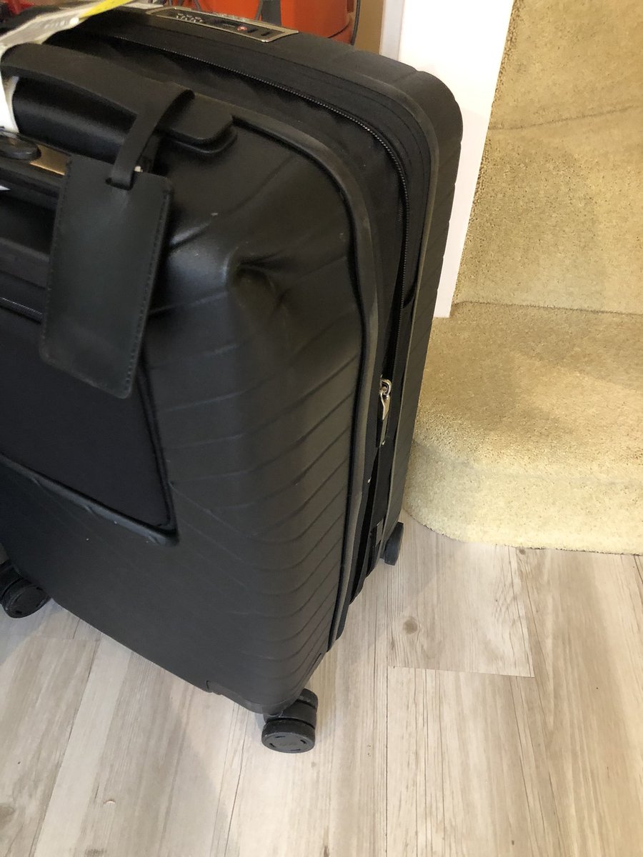 GeorgiaKStar's tweet photo. @Delta super disappointed in the handling of my bag at LHR. Because of covid restrictions I cannot go back to the airport to file a claim in person. What are me options here? https://t.co/jIQNu0ns12