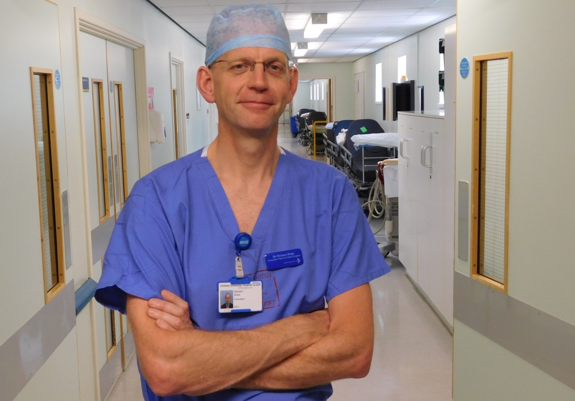 Prof Richard Shaw, Consultant Head &amp; Neck Cancer Surgeon, has urged people experiencing the following symptoms to get them looked at without delay:

• Mouth, throat or neck lumps
• Mouth ulcers
• Hoarse voice
• Difficulty swallowing

Read more ➡️ bit.ly/395m0D1