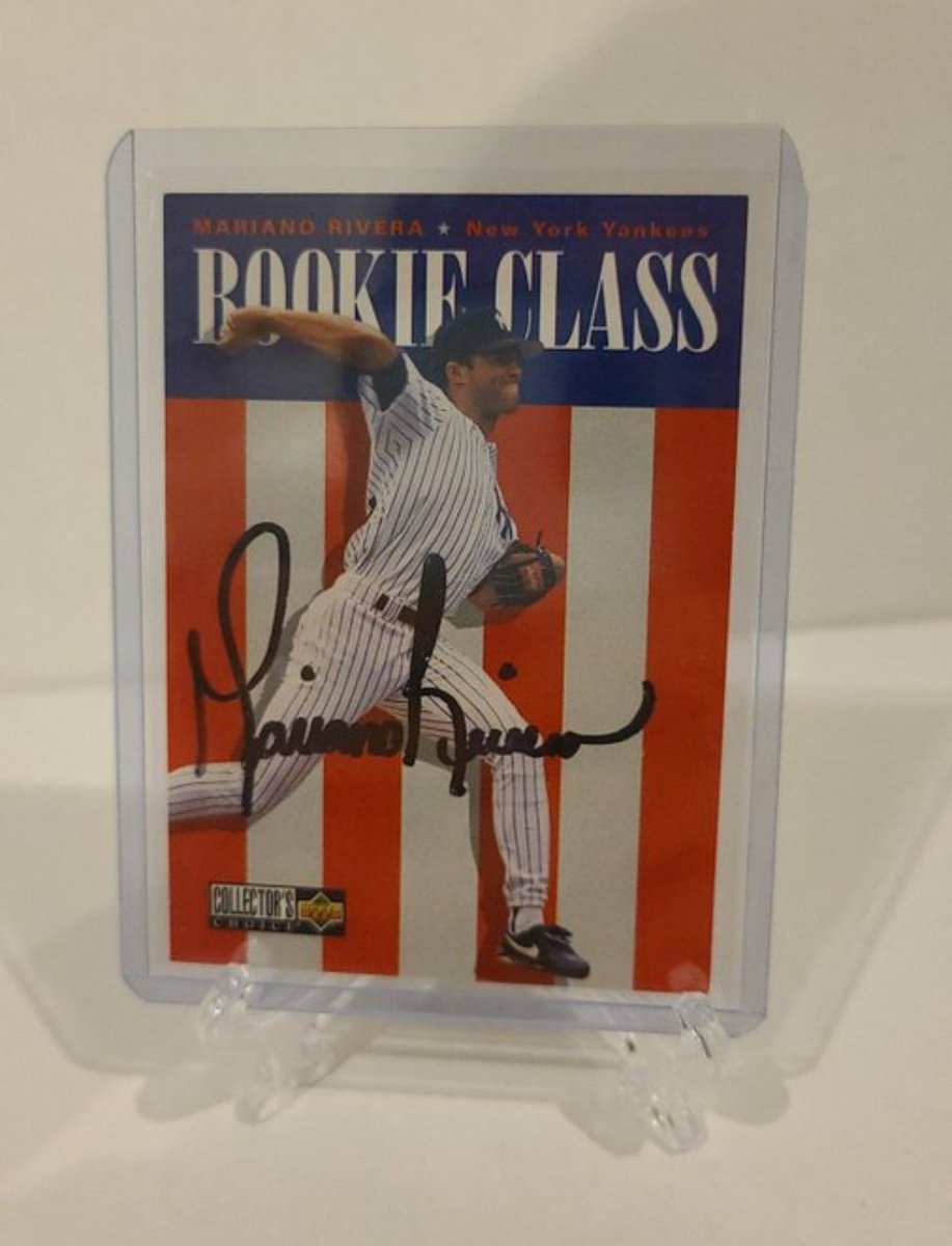 SlickWIllis's tweet photo. Thinking it may be time for a giveaway. If I can hit 500 followers someone will win this pretty slick Mo auto. If or when I can hit 500 ill pick a winner. 
RT, like this and follow! https://t.co/ikqZ7dIgja