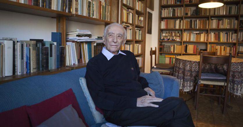 sole24ore's tweet photo. Addio al poeta Franco Loi https://t.co/3zXXPnJcsE https://t.co/D8Bcf12ynh