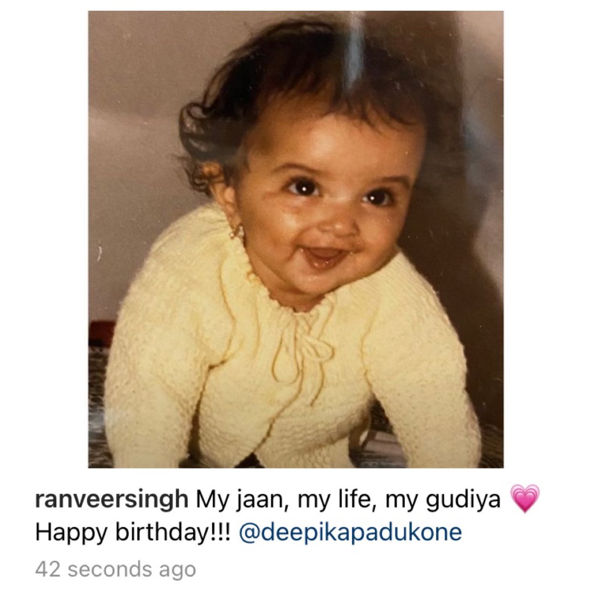 Awwwwww!
#RanveerSingh shares this adorable picture of #DeepikaPadukone and we can’t help but fall in love with those puppy eyes.