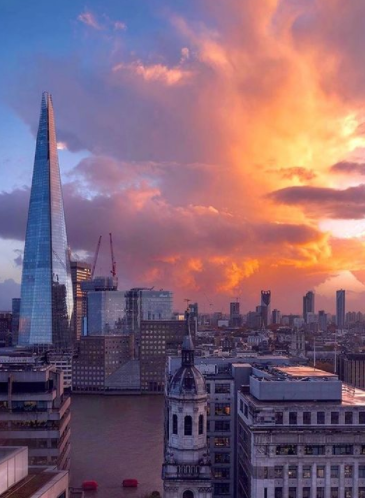 GrangeHotels's tweet photo. Cheers to 2021, everyone! (📸 by @londondisclosure) #staypositive https://t.co/TGDDdnwaO6