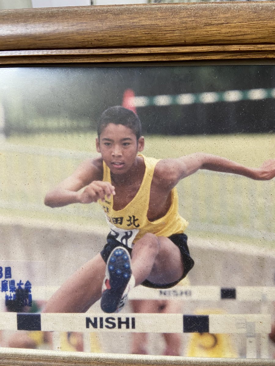 MOSEman111111's tweet photo. 幼少部活期
現役陸上期
エンタメ黒豹期

ずっとハードル跳んるなー🔥
これからもよろしくお願い申し上げます
黒豹完了レベル78%
#尼崎の黒豹 https://t.co/1oEr0ElvvB