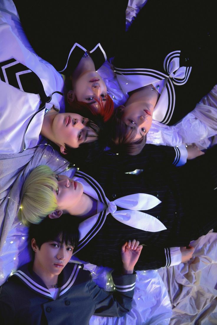 txtmyuniverse's tweet photo. My tl is not full of these.. It will end tonight so keep voting 

I vote @TXT_members for HallyuLife Awards 2021 - Global Fans' Choice

#TXT_HLA2021 #HLA2021 @TXT_bighit https://t.co/9mo01BBUcO