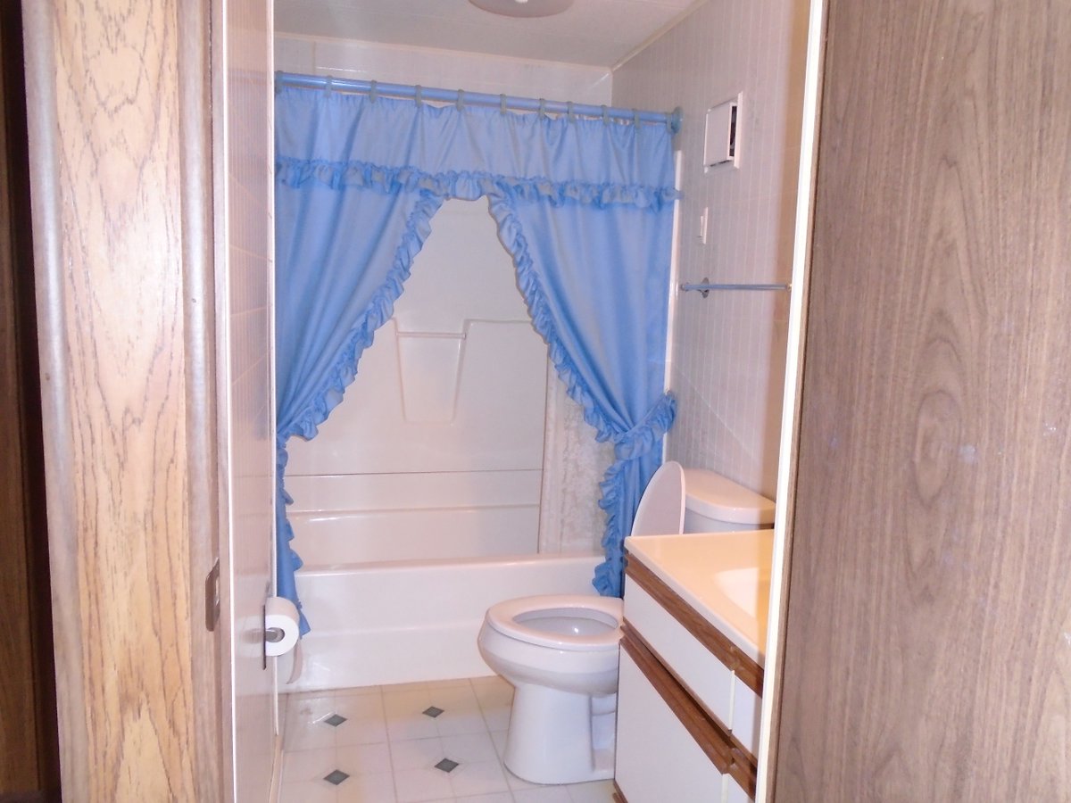 _officialadg's tweet photo. Happy New Year to All! 🎇

Our featured home of the week is located in the Spacious Acres community of Sullivan, WI. This 2 bed, 2 bath home features a large addition of a storage room/workshop, fireplace, and an attached garage. Call Colleen at 262-593-2311 to schedule a tour! https://t.co/AgmolMisgA