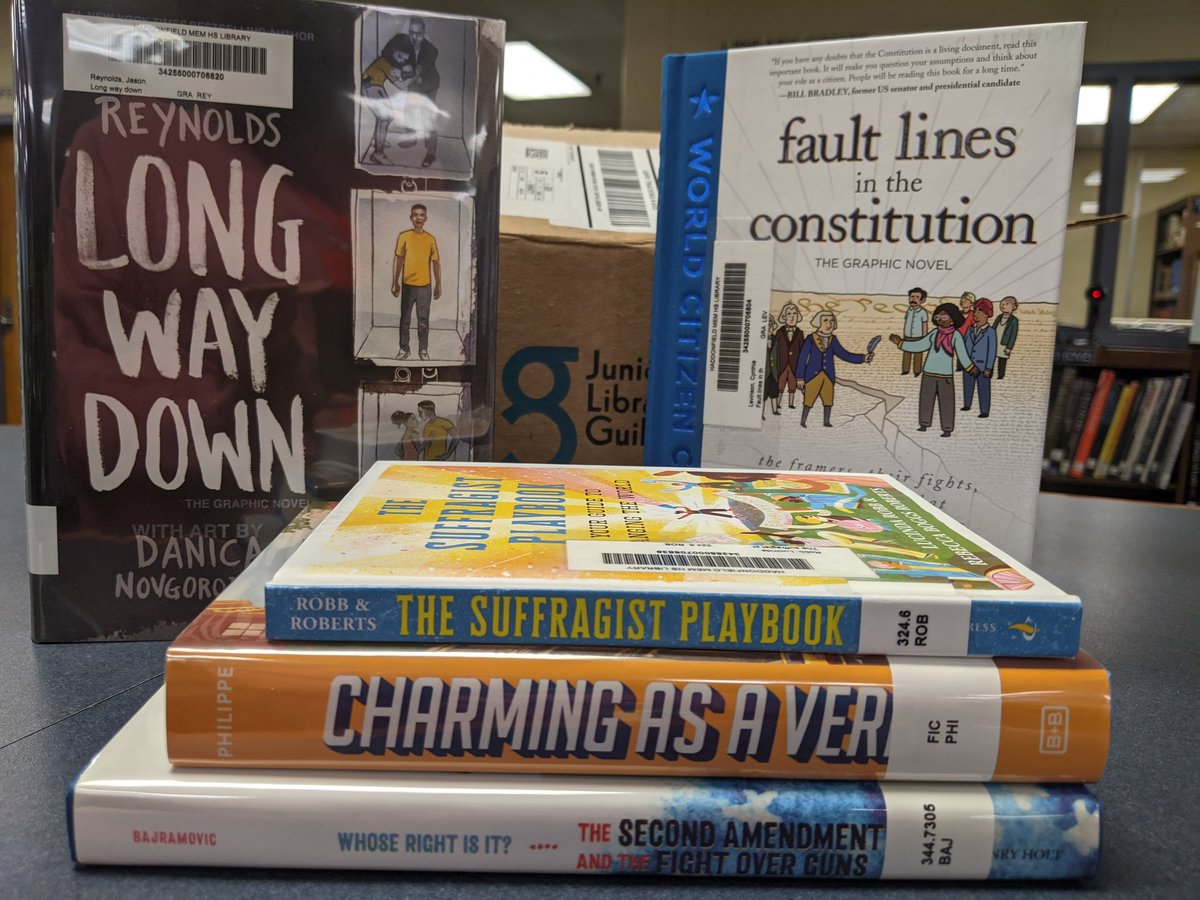 Book mail is the best mail! 📬 New fiction, non fiction, AND graphic novels arrived today from <a href="/JrLibraryGuild/">Junior Library Guild</a> 
Stop by and be the first to borrow!
