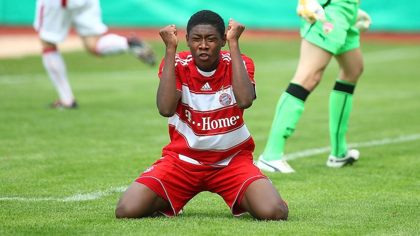 Il arrive donc au Bayern Munich en 2008 où il évoluera avec les U17 et puis les U19 du club. Lors de la saison 2009/2010, il intègre l’équipe réserve du club avec qui il fera ses débuts en août 2009 face au Dynamo Dresde et marquera son premier but le même mois contre Wuppertal.