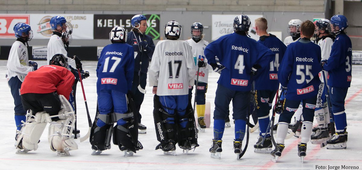Fem klubbar i ett öppet brev till förbundet.
Tillsammans med <a href="/VillaLidkpingBK/">Villa Lidköping BK</a> <a href="/vetlandabandy/">Vetlanda Bandyklubb</a> <a href="/motalabandy/">IFK Motala Bandy</a> och Skirö AIK.

ifkvanersborg.se/ge-sportens-fr…