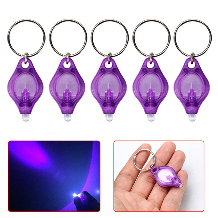 Xiaominghuang12's tweet image. CA001 LED keychain
wholesale LED keychain, UV keychain, the price only needs 0.15-0.18US, supports customized LOGO,  internally replaces the 2*2016 battery, which can be used for 8 hours.
For promotional gifts, or gift of UV glow products
#UV keyring #LEDkeychain #mini Flashlight