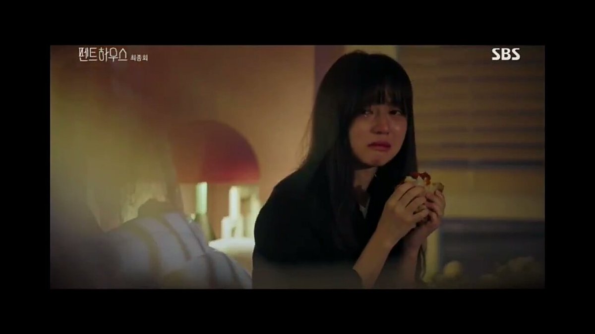 kdramasuperb's tweet photo. THE STRONGEST KID IN PENTHOUSE IS BAE RONA.  I SWEAR BAE RONA EXPERIENCE A LOT OF STRUGGLES I JUST WANNA HUG HER 😭😭😭😭
#PenthouseEp21 https://t.co/btmpWtsoG4