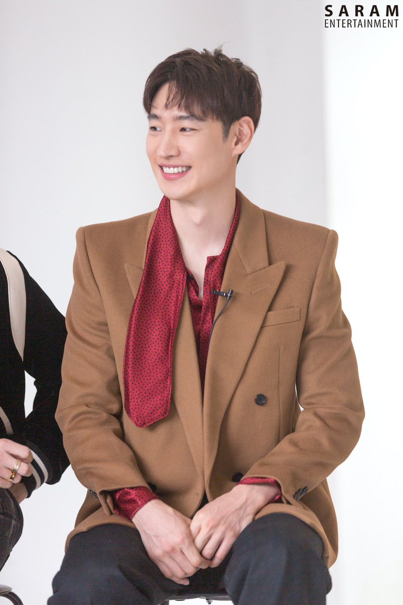 ljehoons's tweet photo. those hands 😫 https://t.co/Zjn6jj10sY