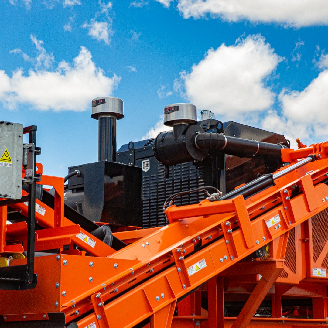 EagleCrusherCo's tweet photo. What's powering your portable crushing plants this year: diesel or electric?

Read On: https://t.co/hoNk5C9M9P

#Crushers #Impactors #JawCrushers #ConeCrushers #PortablePlants #Aggregate #Construction #Demolition #Quarry #Mining #HeavyEquipment #HeavyMachinery https://t.co/eop6OixSo8