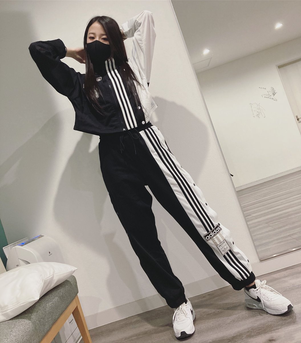 adidas オリジナルス トラックパンツ ジャージ BLACKPINK ジェニ