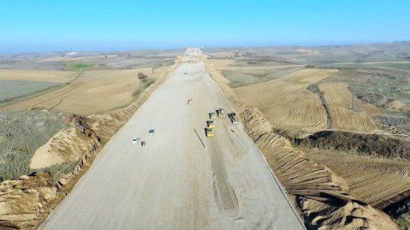 AyshanASLAN's tweet photo. The construction of the new #Fuzuli-#Shusha highway continues.🇦🇿 https://t.co/qgOk8up19T
