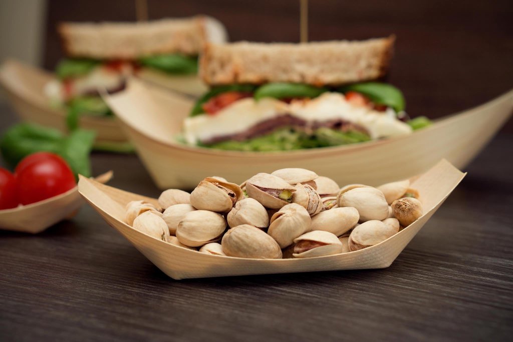 These boat-shaped bowls are multi-purpose, used either as serving dishes, or for cutlery or condiments. Great for showing off a variety of items in an elegant way at any occasion! Also available in various sizes. #wood #boat #kloversales