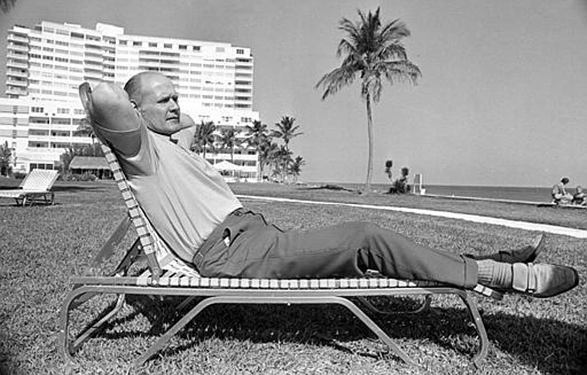 You may think you're pretty cool.  You may even BE pretty cool. But you'll never be cooler than Dallas Cowboys coach Tom Landry chilling out on a chaise lawn chair before Super Bowl VI against the Miami Dolphins in 1972.  It's just not going to happen.