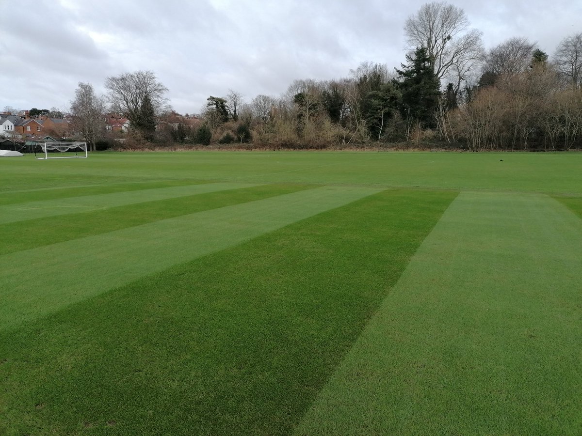 leefreeman81's tweet photo. First cut of the cricket square this year with @DennisMowers ft610. Great products from @rigbytaylor for keeping it healthy over the Christmas period. https://t.co/RxxdPOOfqa