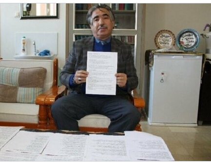 veliagbaba's tweet photo. Dicle Üniversitesi Almanca Bölümü öğretim üyesi İbrahim Demir, Tayyip Erdoğan'a 'Sana Ömrümden Ömür Vermek İsterim' başlıklı 100 kıtalık şiir yazmış. 

Çin'den neden aşı beklediğimizi anladınız mı? https://t.co/ImzfbtZBv5