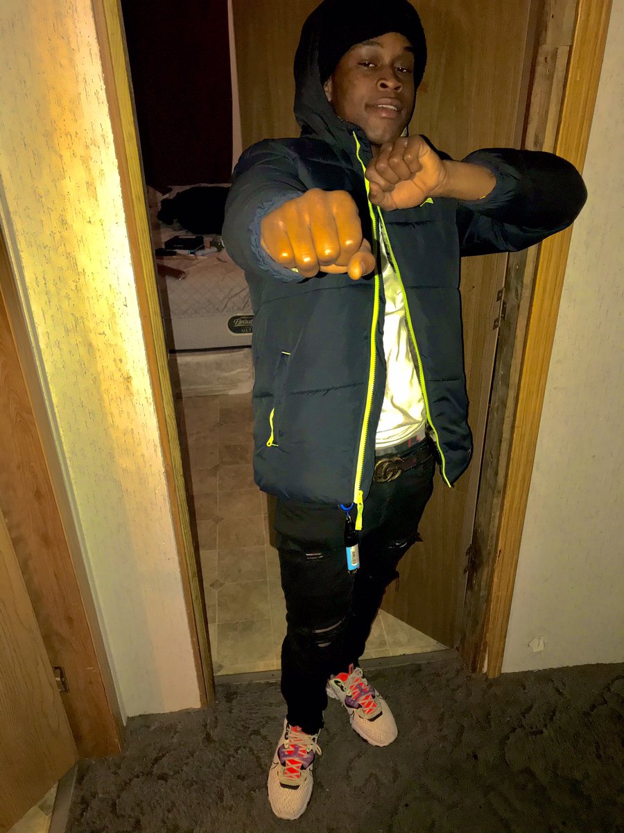 SackChaserZay's tweet photo. Never giving up on what I gotta do always push through whatever 💙😈🏋🏽♂️ #LLMBS #FreeDaGuys💔💔4️⃣ https://t.co/NEmiz7olzC