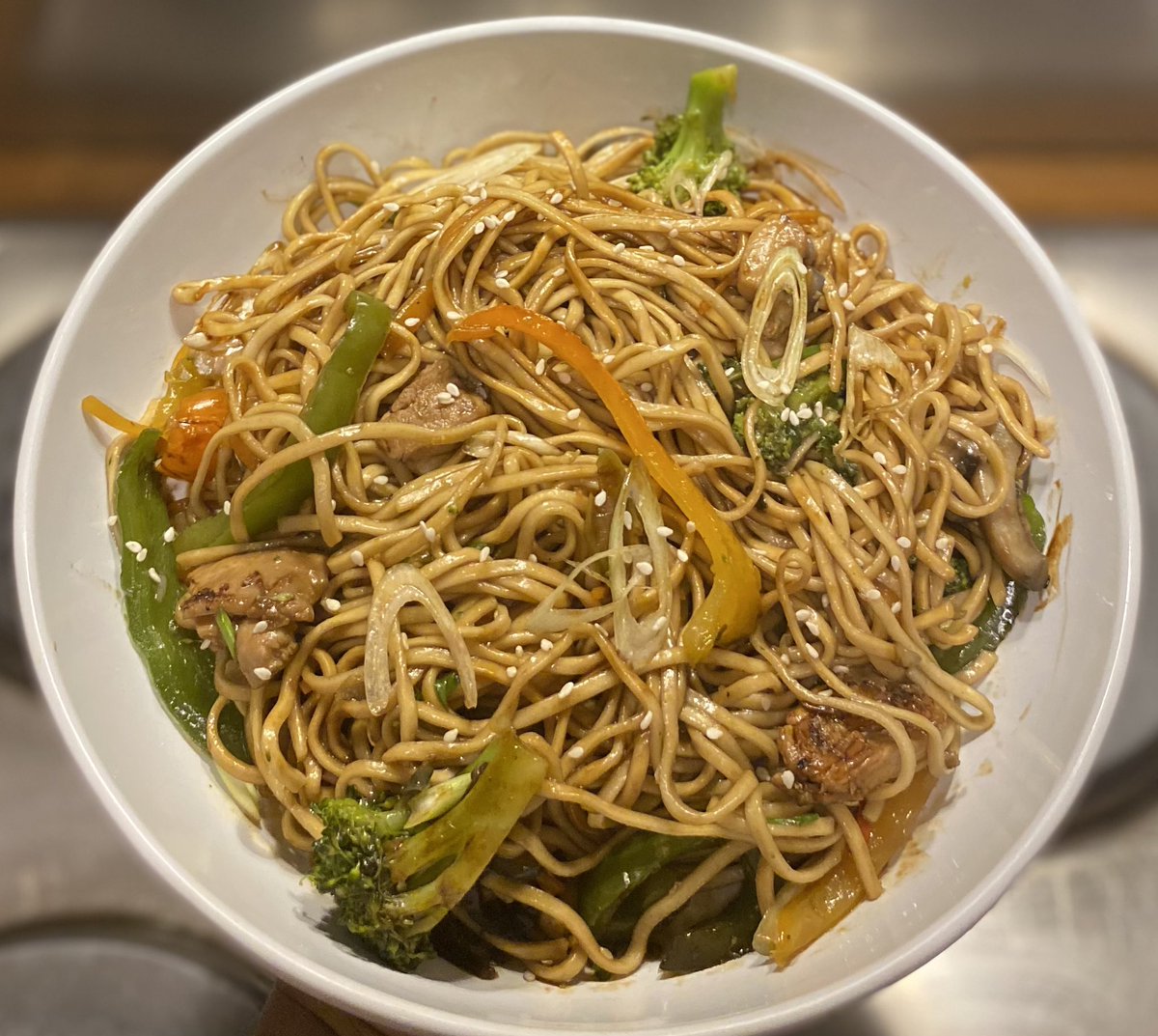 Eve_Rags's tweet photo. Last night’s dinner.....I was craving some Chinese so I made some. 

Sweet chilli and teriyaki chicken noodles with loads of veggies. https://t.co/GNfUdoRbt3