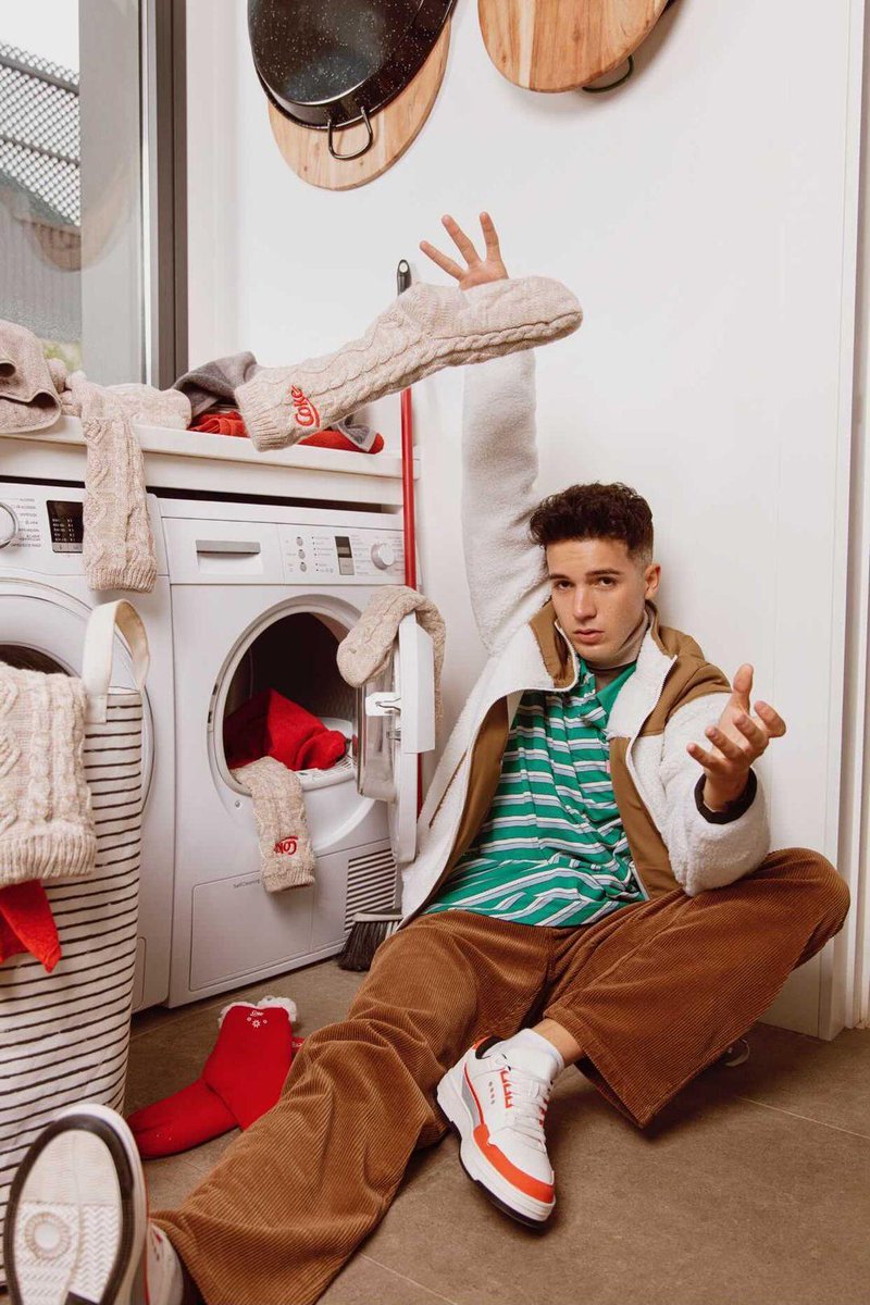 🔥Calcetines épicos 🔥 Tenéis toda la colección disponible en la #CocaColaFanStore donde podréis encontrarlos. Consiguelos canjeando los pincodes que vienen en las botellas de 500ml de @cocacola_es . Os regalo uno para vosotros LOGANCC #publi
https://t.co/GEtyQSPX0S https://t.co/vFaGelL55A