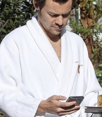 jas_loves1d's tweet photo. When you post a selfie on your Instagram but the only comment you get is from your mum : https://t.co/nTSmX1wNdh