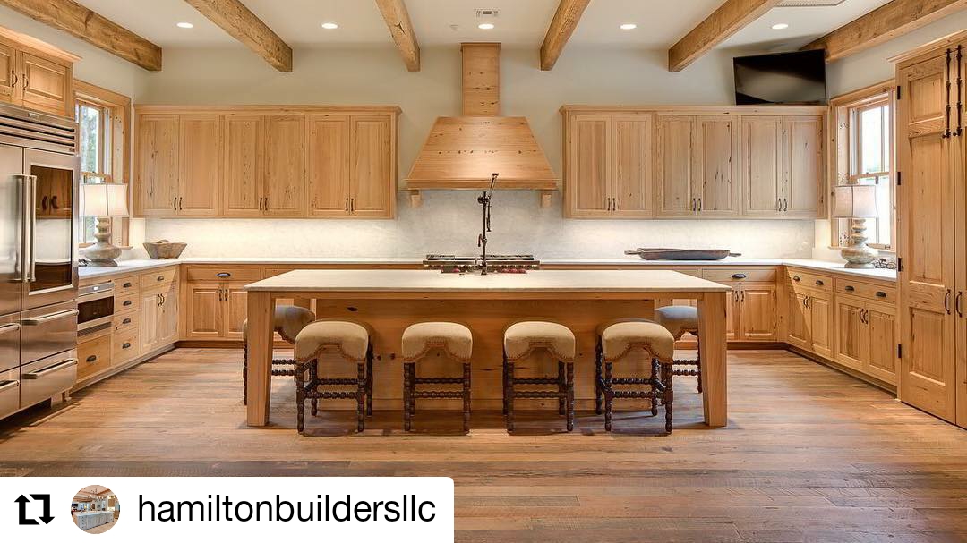 Wouldn’t mind hosting #tacotuesday in this kitchen. 

#cypress #cypresscabinets #cypresscabinetry #customcabinets #customcabinety #realwoodreallife #woodwork #woodcabinets #kitchens #kitchendesign #kitchendesignideas #designideas #designinspo #designinspiration #interiordesign